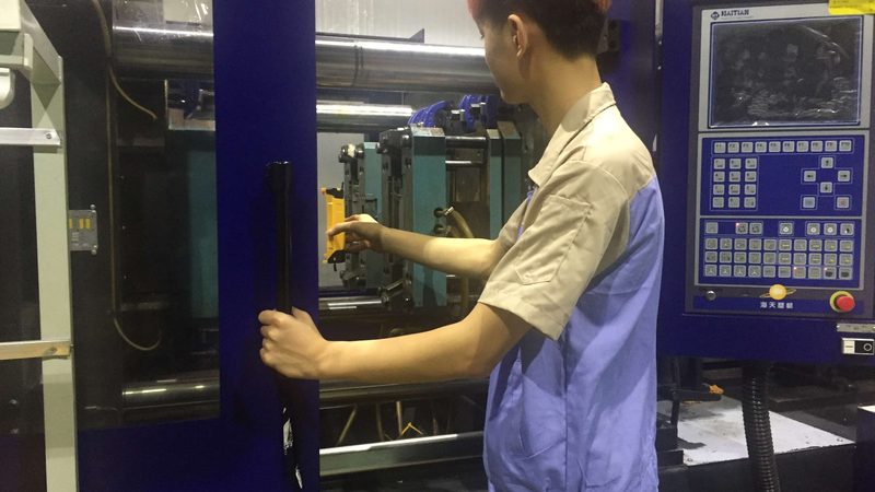 拉伸模具设计：关键步骤与注意事项解析